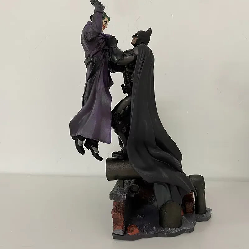 Batman vs Joker – Collector’s Battle Statue (Premium Edition)