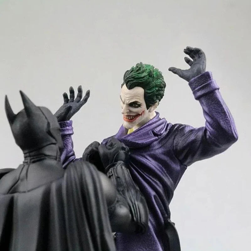 Batman vs Joker – Collector’s Battle Statue (Premium Edition)