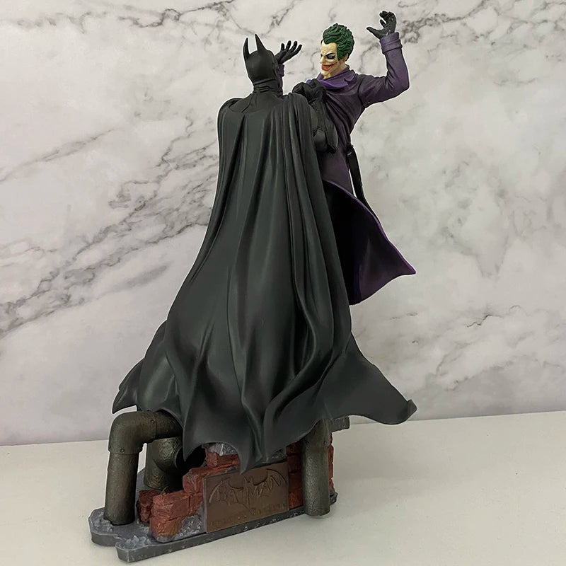 Batman vs Joker – Collector’s Battle Statue (Premium Edition)